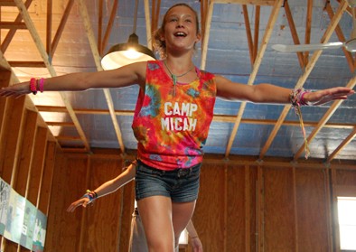 girl-balance-beam