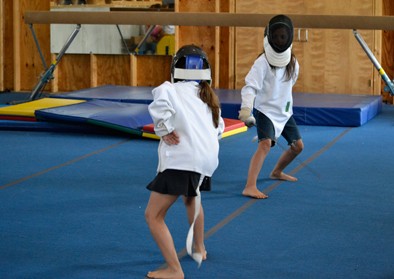 girls-fencing
